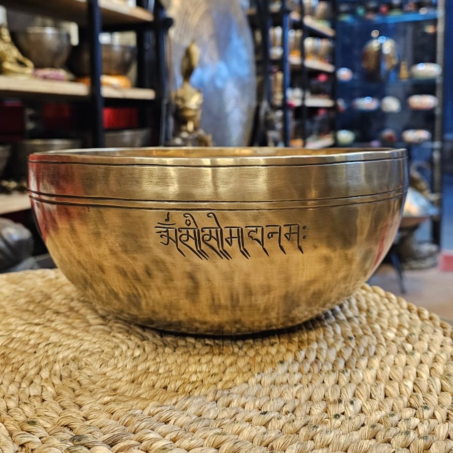 Bol chantant Om Sajan Full Moon